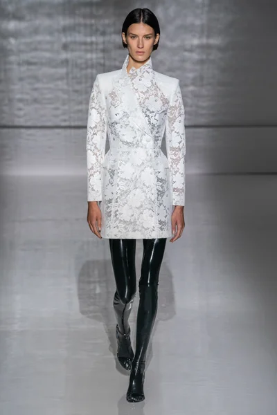 Look 5